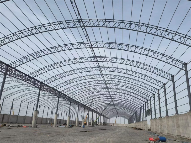 网架安装高空滑移法的特点